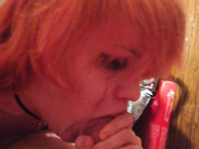 Шлюха сосет хуй