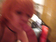 Шлюха сосет хуй