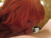 Шлюха сосет хуй