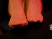 D_i_aM апскирт и ступни в колготках