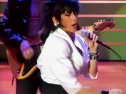 Sabrina Salerno под юбкой