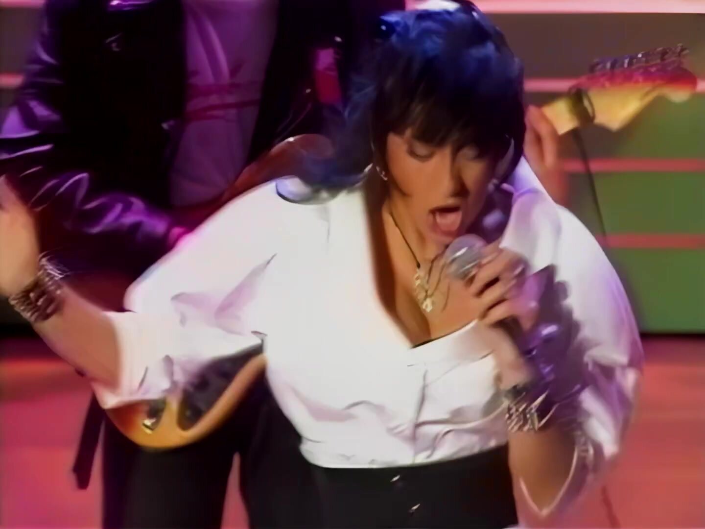 Sabrina Salerno под юбкой