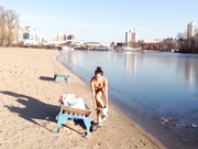 Инна плавает