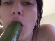 KatrinZeta трах с огурцом