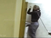 Солдаты ебут толпой проститутку Риту в дежурке