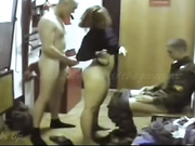 Солдаты ебут толпой проститутку Риту в дежурке