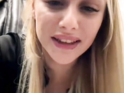 _Katrinka_рвет колготки в примерочной