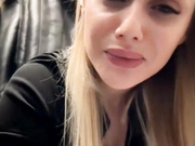 _Katrinka_рвет колготки в примерочной