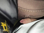 Прккрасная большая жопа девушки в джинсах доставида много удовольствия моему хую в автобксе