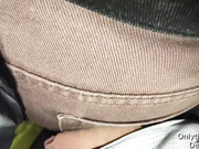 Прккрасная большая жопа девушки в джинсах доставида много удовольствия моему хую в автобксе