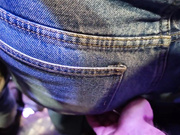 Кончил на жопу зрелой мамочки в автобусе