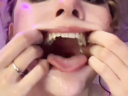 PoshSpice раскрывает пасть при минете