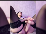 -MaybeBaby- ебётся с большим дилдо