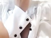 Девица дрочит