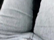 OrgazMia обнажила грудь в такси