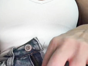 OrgazMia обнажила грудь в такси