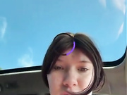 Девица дрочит