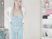 vickyfuckingdoll показала писю