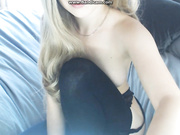 AliseAlise показывает письку