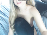 AliseAlise показывает письку