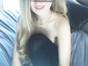 AliseAlise показывает письку