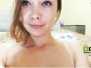 Pretty_Girl играeтся сиськами