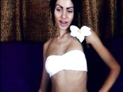 annilove с игрушкой