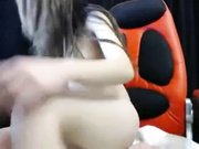 Скачет на игрушке