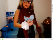 Просит кончить в ушко