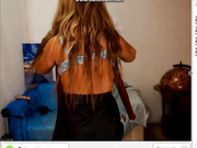 Просит кончить в ушко