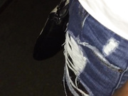 Шлюха отсасывает в подъезде