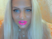 Блонда с большими