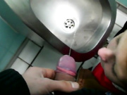 Отсасала в туалете))))